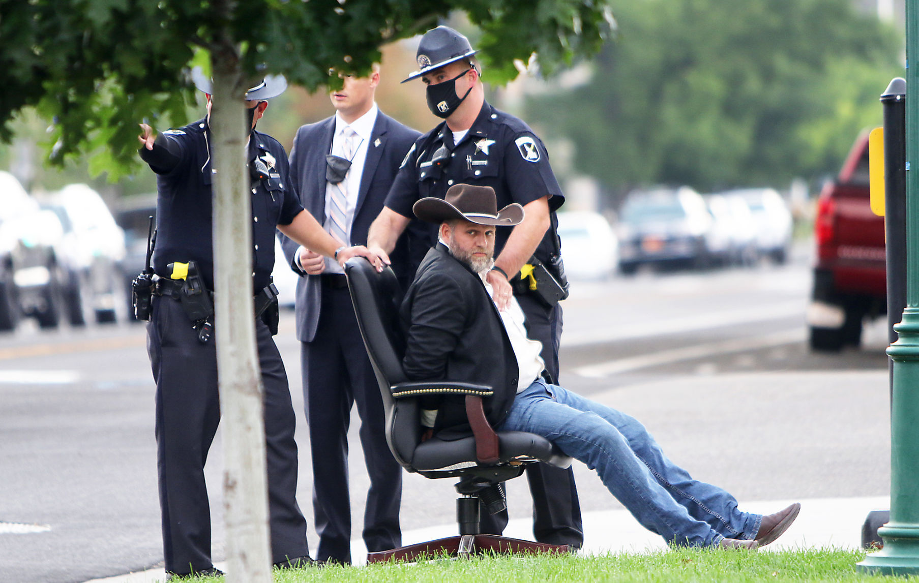 Ammon Bundy arrested at Idaho State Capital